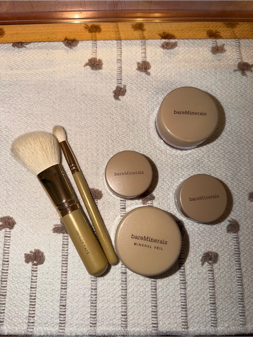 bareMinerals Powder & Mineral Veil Set in Beige Tones